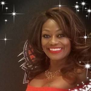 Meet your Posher, Lorie